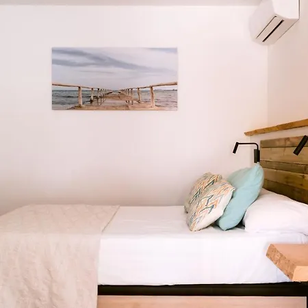 Villa Km2 Lovely Located Just Outside Of Sa Carroca A 5 Minute Drive From Playa Den Bossa *