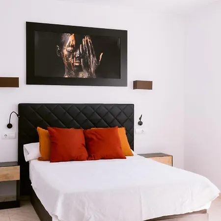 Km2 Lovely Located Just Outside Of Sa Carroca A 5 Minute Drive From Playa Den Bossa Villa
